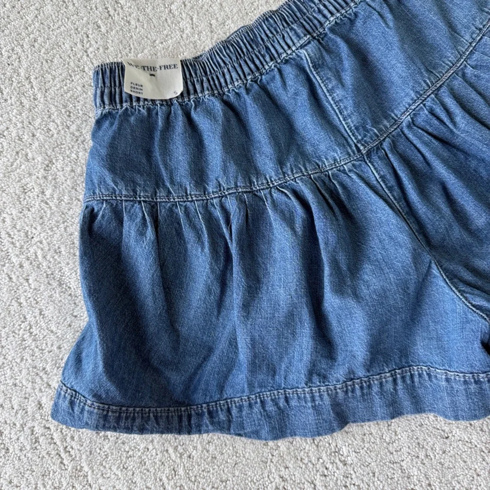 We The Free Fleur Denim Shorts Womens S Blue Ruffle Tiered Button